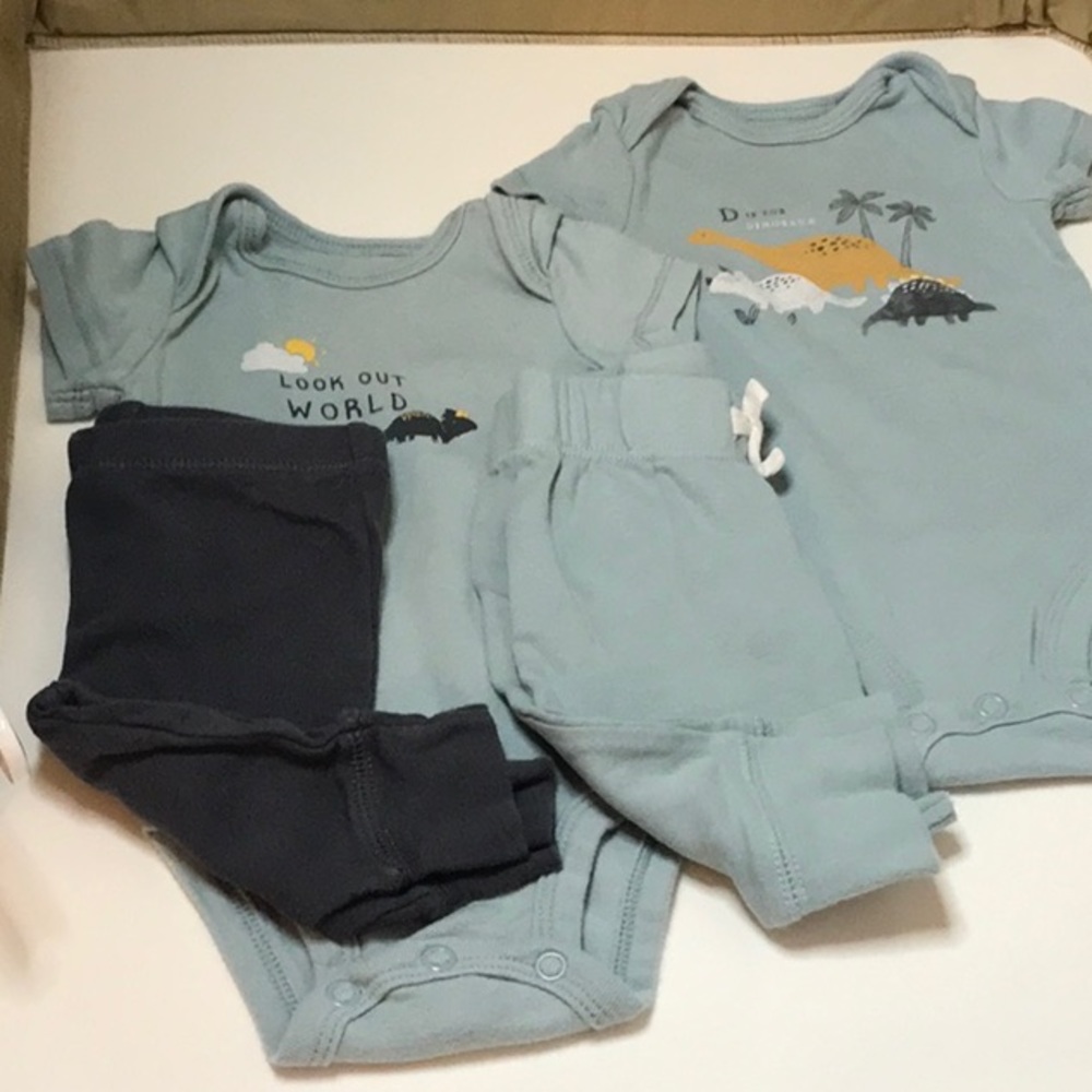 CARTERS 3 MONTH BABY BOY 4 PIECE SET ALL COTTON GREEN ONESIES DINOSAURS   PANTS
